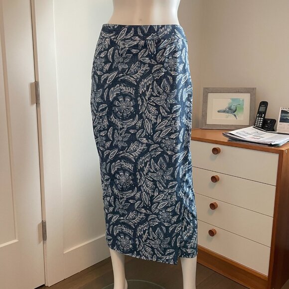 Rip Skirt Floral Polyester Spandex Wrap Skirt w Velcro Close Denim Blue White S - Picture 16 of 16